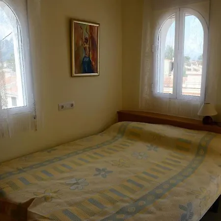 A 50 Metros Del Mar دينايا
